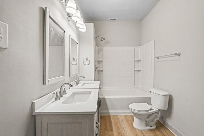 Building Photo - 309 S Park Ave