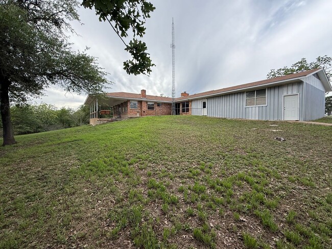 Building Photo - 713 FM 153