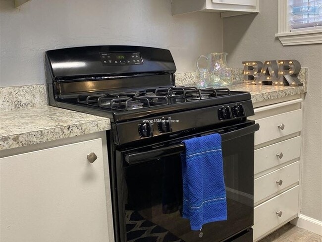 Interior Photo - Menlo Pointe