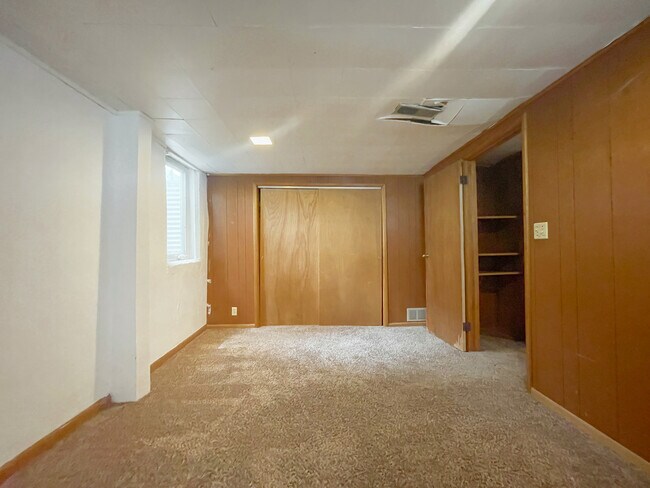 Building Photo - 1255 S 25th St