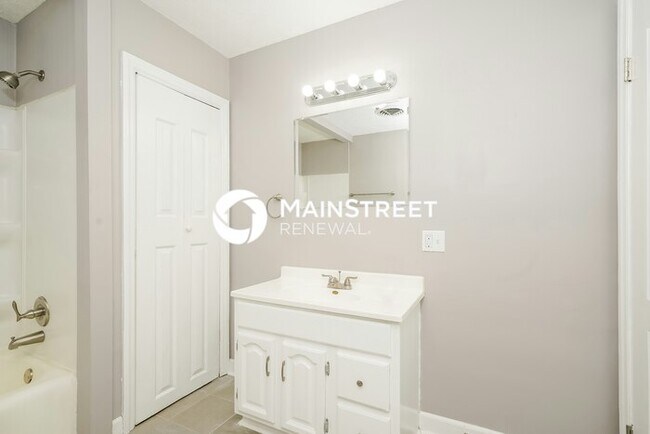 Building Photo - 3 Bedroom Pet-Friendly Home in PLAINFIELD, IN with Main Street Renewal