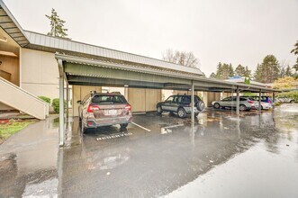 Building Photo - Cozy Condo, Smack-dab in the Middle of Bellevue