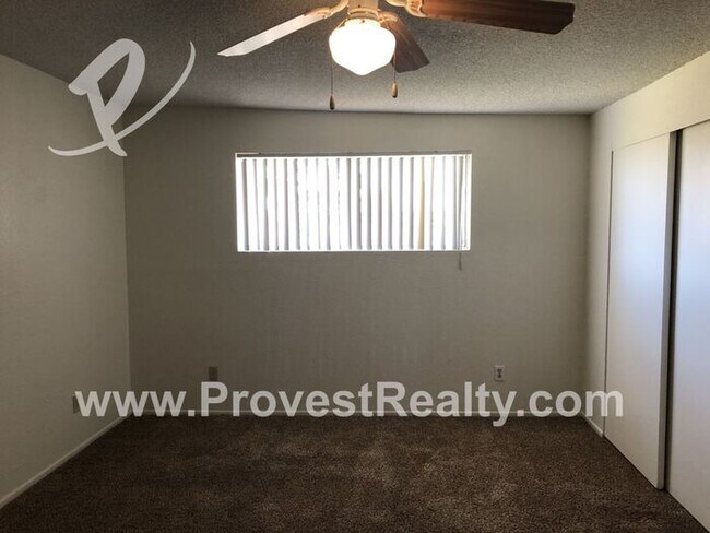 Building Photo - Cute 2 Bedroom 1.5 Bath Home in Victorvill...