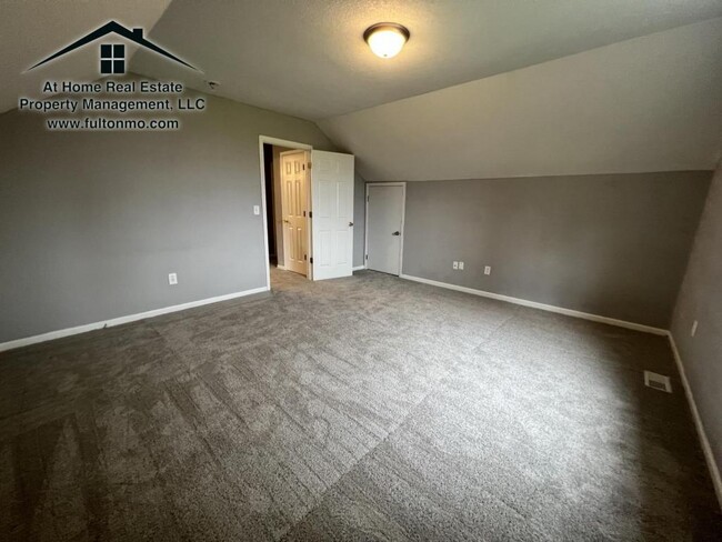 Building Photo - 1012 Boulder Court