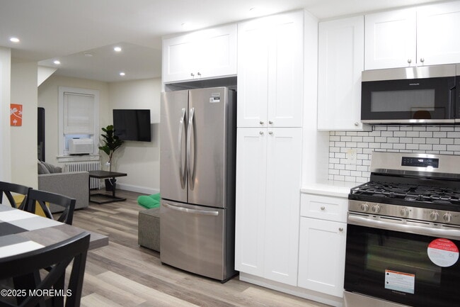 Building Photo - 52 Dunbar Ave