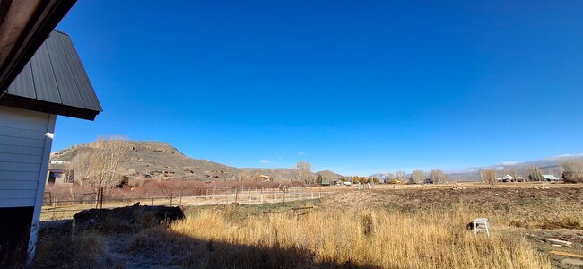 Building Photo - Winter Rental