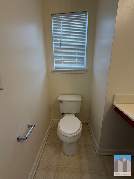 Building Photo - 644 Kenridge Dr