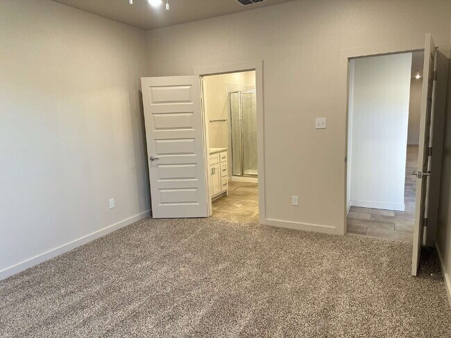 Building Photo - Brand new townhomes in Frenship ISD!