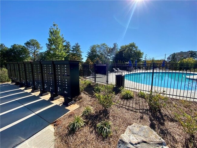 Building Photo - 435 Ashbury Dr