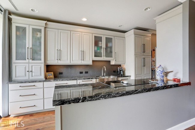 Building Photo - 2575 Peachtree Rd