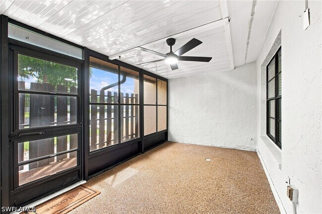 Building Photo - 646 SE 12th Ct