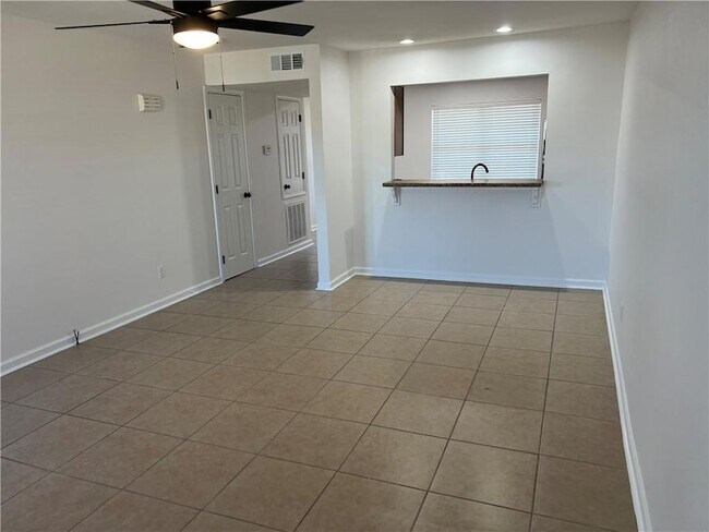 Building Photo - 2916 Jean Lafitte Pkwy