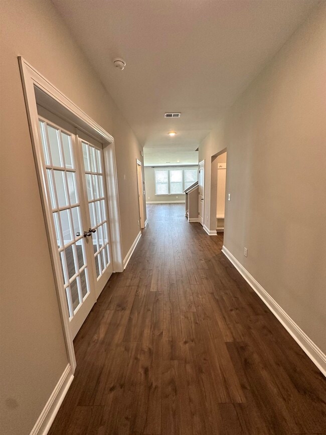 Building Photo - 686 Oyster Dr