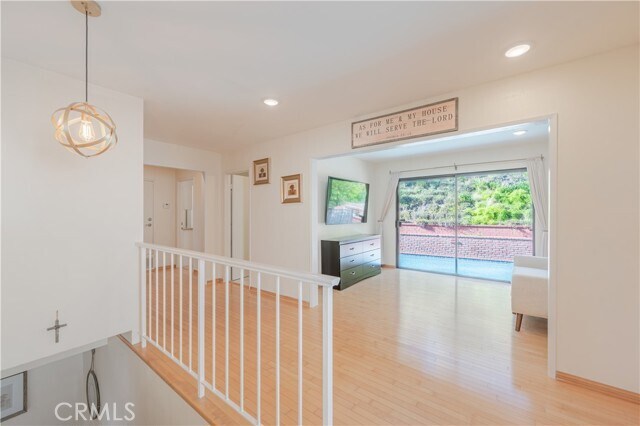 Building Photo - 1350 E Tujunga Ave