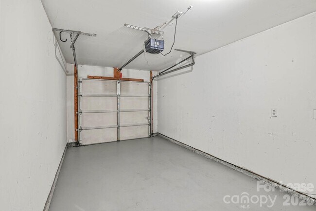 Building Photo - 10630 Sleigh Bell Ln
