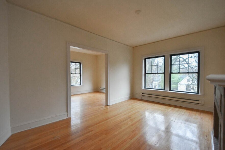 Building Photo - 805 Dempster St