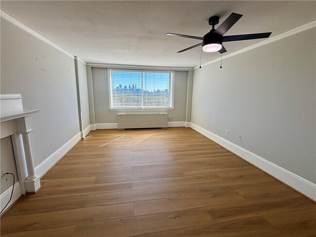 Building Photo - 2479 Peachtree Rd NE