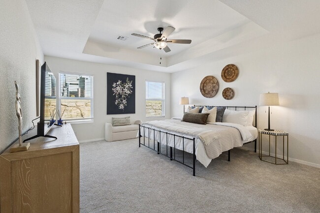 Building Photo - Fully Furnished 4 Bedroom