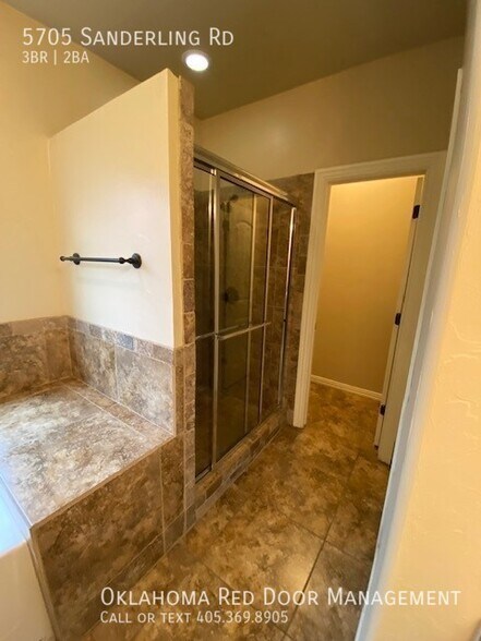 Building Photo - 5705 Sanderling Rd