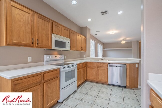 Building Photo - 2 Bedroom Townhome in Coral Canyon with Resort Amenities