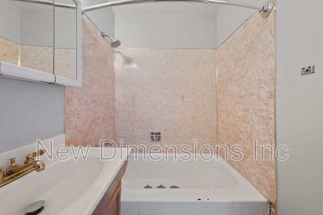 Building Photo - 2565 Pequop St