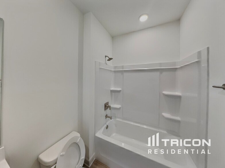 Building Photo - 281 Subban Ct