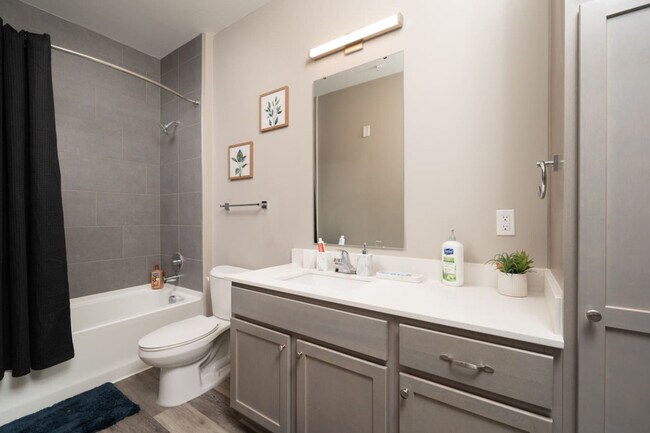 Building Photo - 5825 Sunset Wy