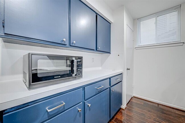 Building Photo - 1502 Prairie Grove Dr