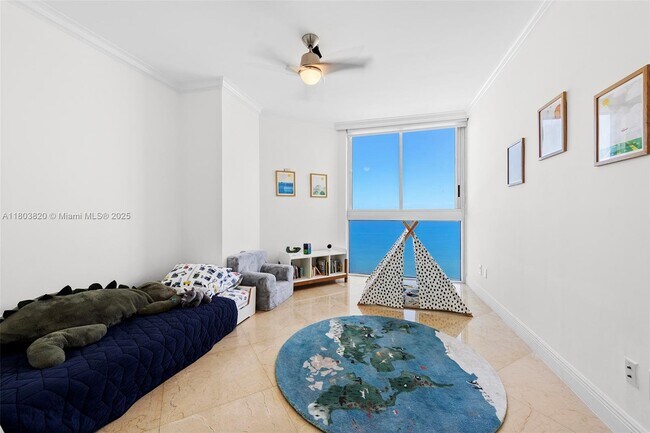 Building Photo - 4775 Collins Ave