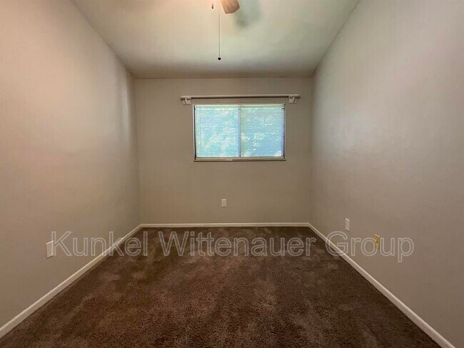 Building Photo - 216 Eagle Ridge