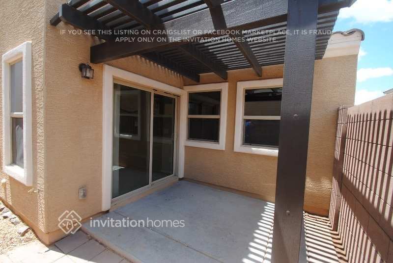 Building Photo - 2241 S Buckaroo Trail
