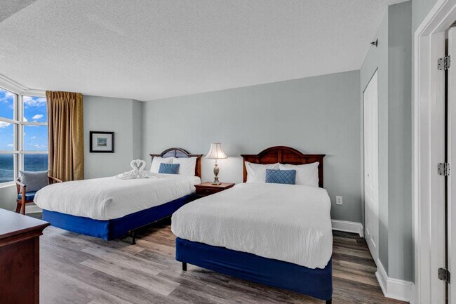 Building Photo - 2560 N Ocean Blvd