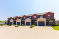 Building Photo - NEW LUXURY 3 BED 2.5 BATH TOWNHOUSE!!!