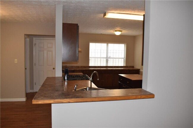Building Photo - 610 Durham Ridge Dr NW