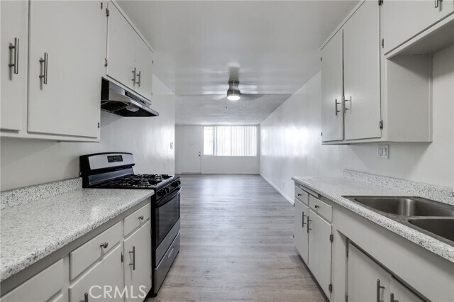 Building Photo - 3430 Elm Ave