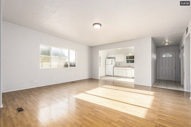 Building Photo - 3003 N Standard St