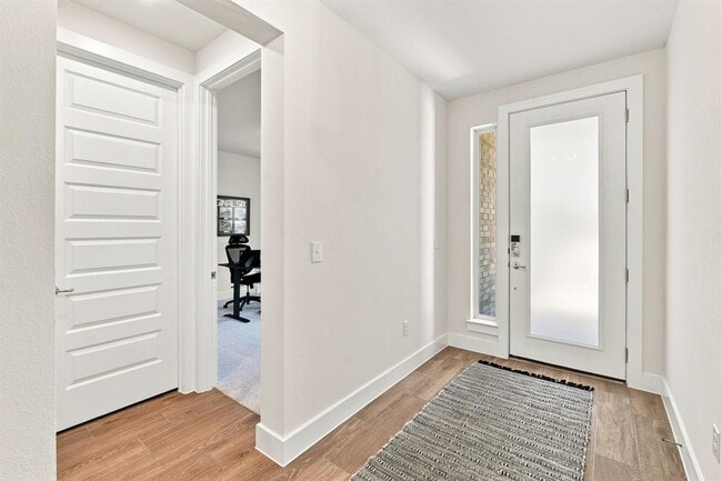 Building Photo - 9608 Hamadryas Dr