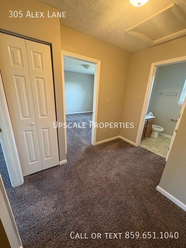 Building Photo - 305 Alex Ln