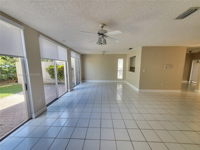 Building Photo - 10253 NW 52nd Ln