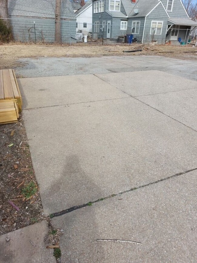 Building Photo - 4416-4418 E. Central