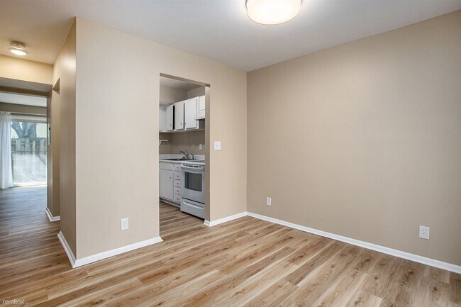 Building Photo - 2 br, 1.5 bath Condo - 3577 Kenbrooke Ct