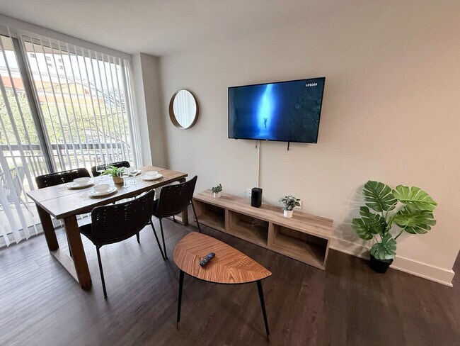 Building Photo - 801 15th St S