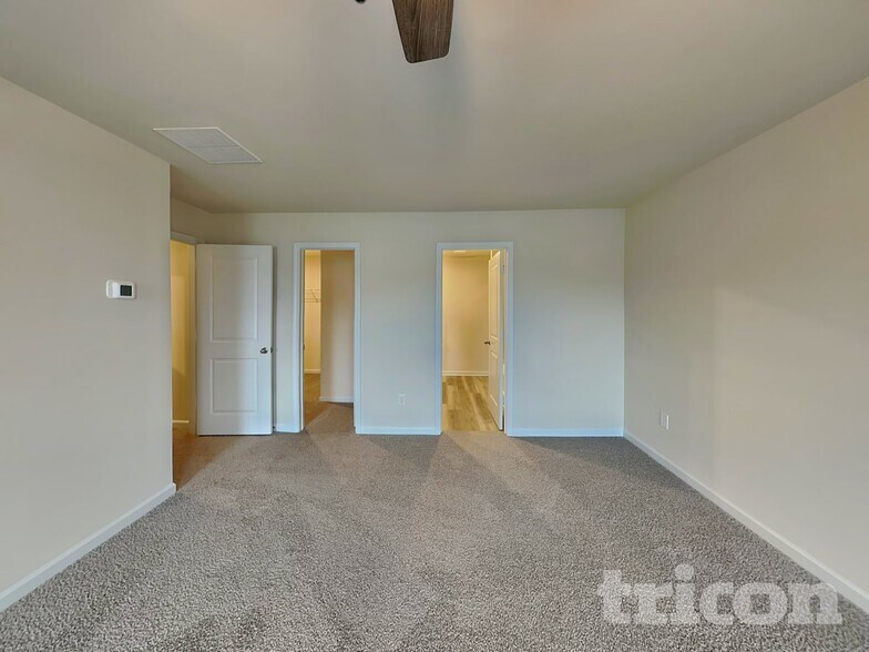 Building Photo - 244 Oliver Dr