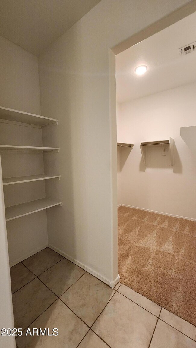 Building Photo - 41932 W Manderas Ln