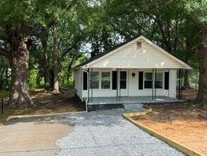 Building Photo - Available to Show
