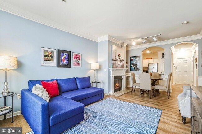 Building Photo - 27 Booth St