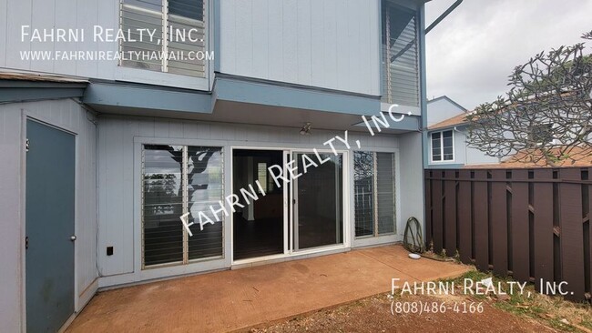 Building Photo - PALEHUA GARDENS - Upgraded 3 Bedroom Townhome