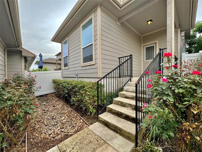 Building Photo - 407 Katmai Cir