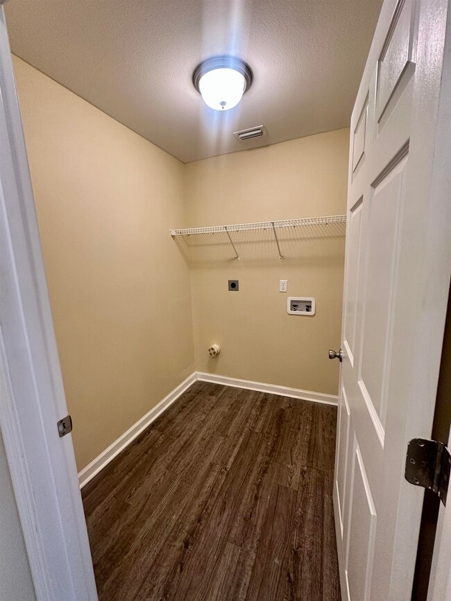 Building Photo - 1060 Lacey Ln