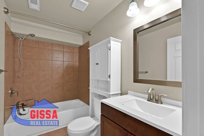 Building Photo - Beautiful ranch style home available to mo...